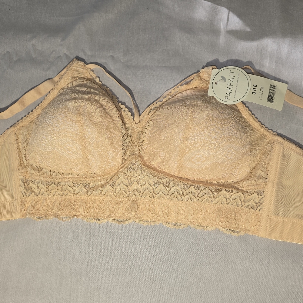 Parfait Women's Lace Bra in Peach
